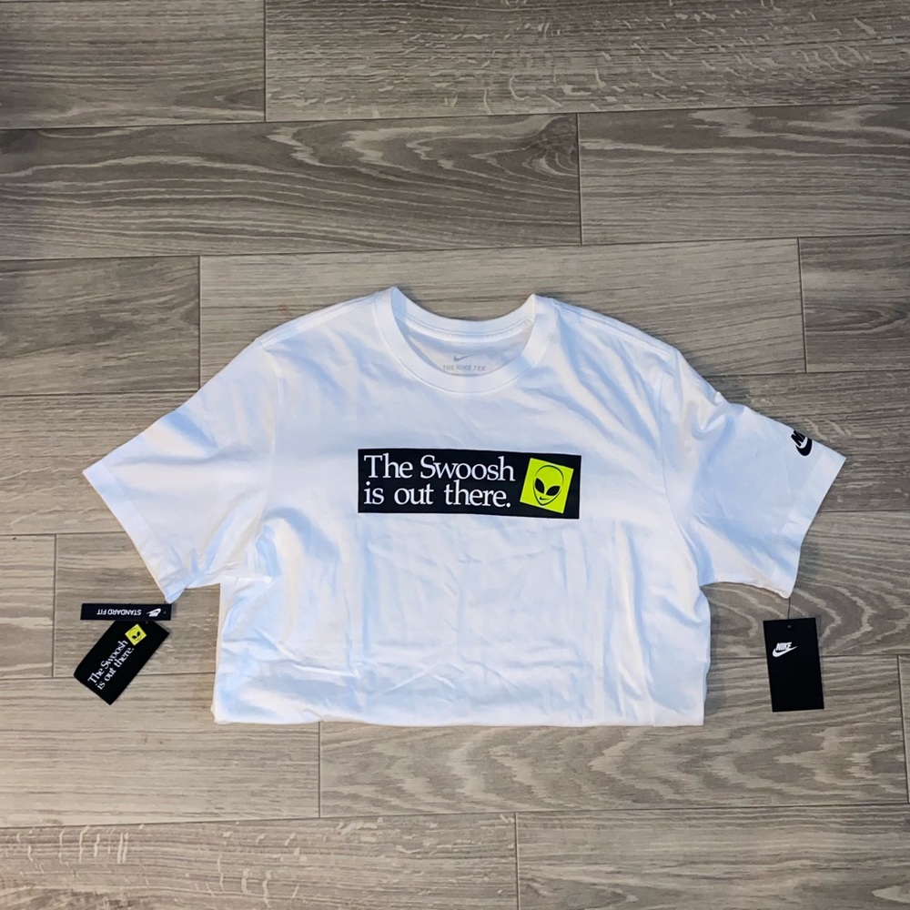 👽NWT Alien Nike shirt👽